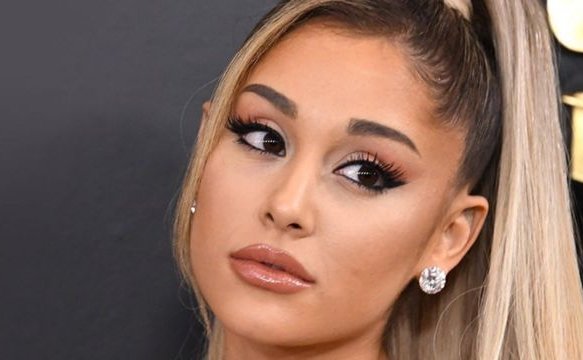 "Me escondía detrás de la belleza": La confesión de Ariana Grande sobre el uso de bótox