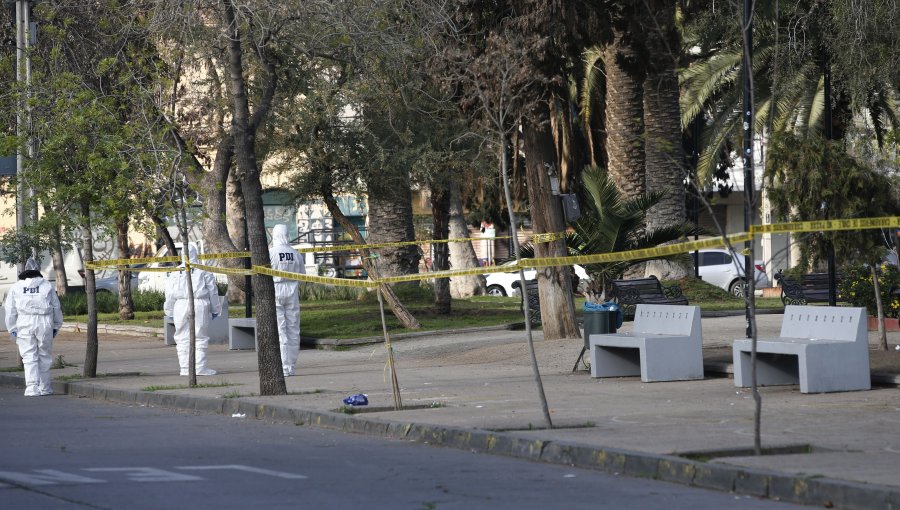 Detienen a sujeto por su presunta responsabilidad en homicidio de un hombre en plaza Bogotá de Santiago