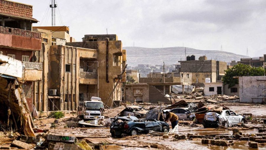 Inundaciones por la tormenta 'Daniel' dejan cerca de 30 mil desplazados en Libia