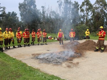 Conaf refuerza competencias técnicas de jefes de brigadas y cuadrillas para combatir incendios en la región de Valparaíso