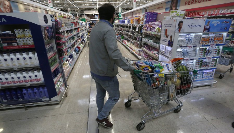 Feriados irrenunciables: supermercados estarán cerrados el lunes 18 y martes 19