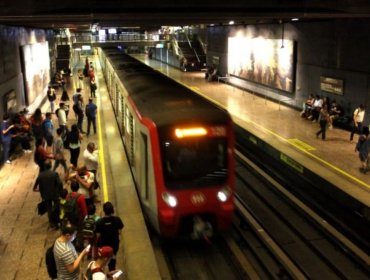 Metro de Santiago tendrá horario extendido hasta las 00:30 horas para quienes asistan a las fondas del Parque O'Higgins