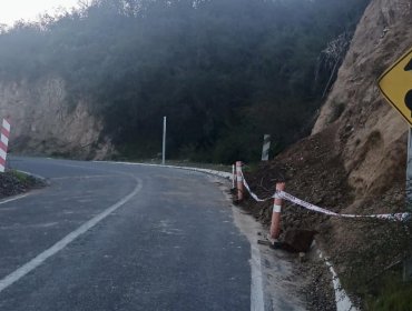 Reiteran llamado a camioneros a respetar restricciones tras deslizamientos en la cuesta Colliguay de Quilpué