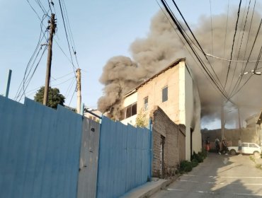 Tragedia en el cerro Merced de Valparaíso: hombre murió mientras ayudaba a víctimas de incendio registrado 24 horas antes