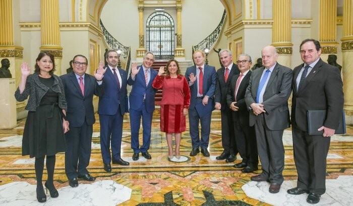 Delegación de senadores destacó reunión inédita con Presidenta de Perú