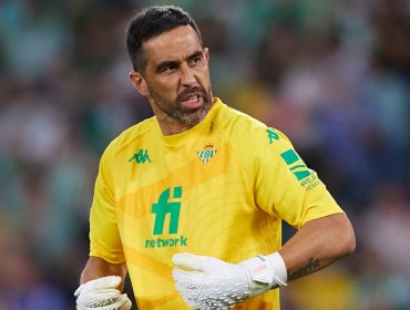 Claudio Bravo asoma como titular en el estreno del Real Betis en Europa League