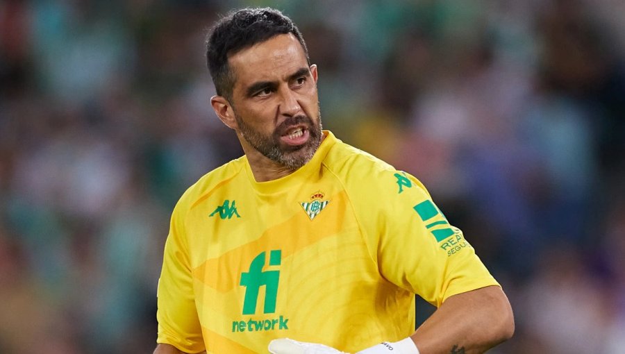 Claudio Bravo asoma como titular en el estreno del Real Betis en Europa League