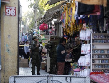 Corte acoge recurso de protección y ordena a Municipalidad de Santiago fiscalizar comercio ambulante en barrio Meiggs