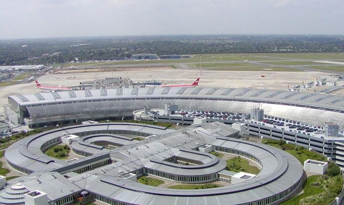 Desactivan bomba de la Segunda Guerra Mundial cerca del aeropuerto alemán de Düsseldorf