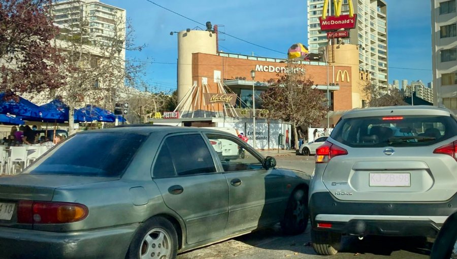 McDonald's tendrá que ejecutar obras de mitigación en locales de Viña y Reñaca para superar el caos vial que generan sus AutoMac