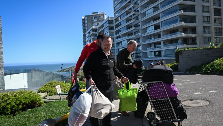 Protocolo que permita a vecinos de edificios afectados por socavones en Reñaca retirar sus pertenencias espera luz verde de la Delegación