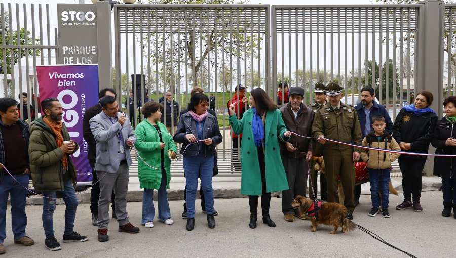 Inauguran el cierre perimetral del sector 2 del Parque de los Reyes en Santiago
