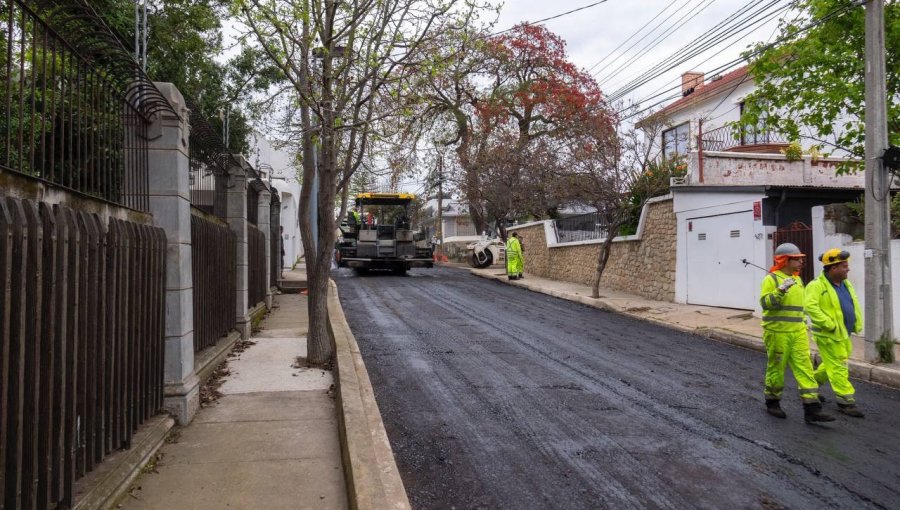 Avances del 70% registran obras de mejoramiento de calzadas en Cerro Castillo de Viña