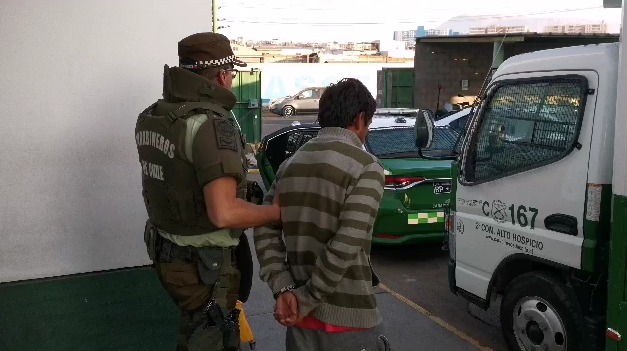 Vehículo que había sido robado en Maipú es recuperado por Carabineros en La Pintana