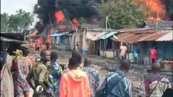 Al menos 35 muertos por el incendio de una tienda de combustible en Benín