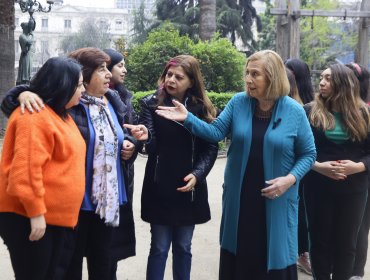 Mujeres del PPD llegaron al Congreso Nacional para manifestar su apoyo al aborto