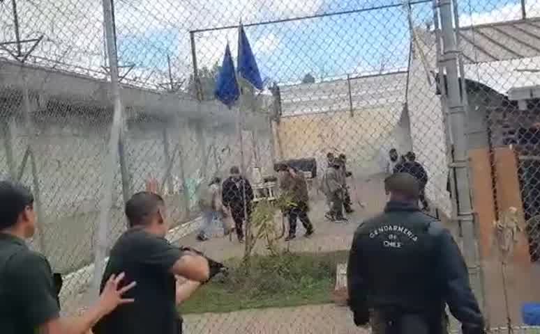 Descartan prisión preventiva para 17 comuneros imputados por el secuestro de gendarmes en Angol