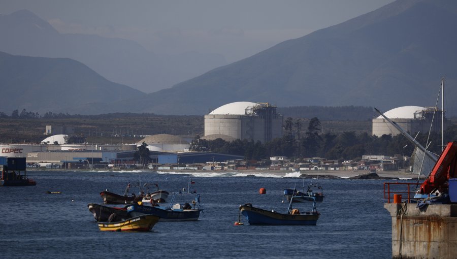 Tras largos meses de conflicto, pescadores y empresa que construye la planta desalinizadora en Puchuncaví firman acuerdo