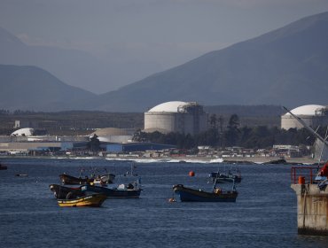 Tras largos meses de conflicto, pescadores y empresa que construye la planta desalinizadora en Puchuncaví firman acuerdo