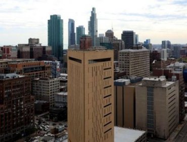 Cómo es la cárcel-rascacielos de Chicago en la que está preso el hijo de "El Chapo" Guzmán