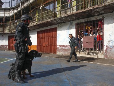 Radiografía a la población penal en Chile: 52 mil internos, de los cuales 19 mil son imputados y 7 mil extranjeros