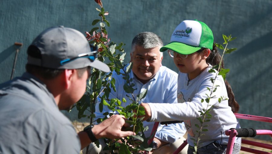 Niña embajadora de la Teletón fue nombrada la primera madrina del medio ambiente de Limache