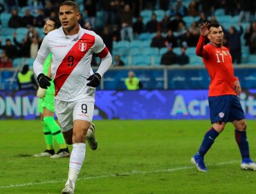 Paolo Guerrero asusta a la Roja con doblete en la Copa Sudamericana