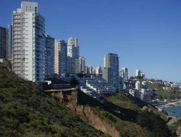 Geólogo de Sernageomin afirma que edificio Kandinsky de Reñaca "se caería" con un terremoto