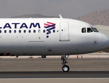 Dejan en libertad a hombre que aseguró tener una bomba en un avión en aeropuerto de Santiago