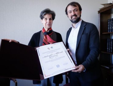 Senadora Isabel Allende agradeció el nombramiento de su padre como Ciudadano Ilustre Póstumo de Valparaíso