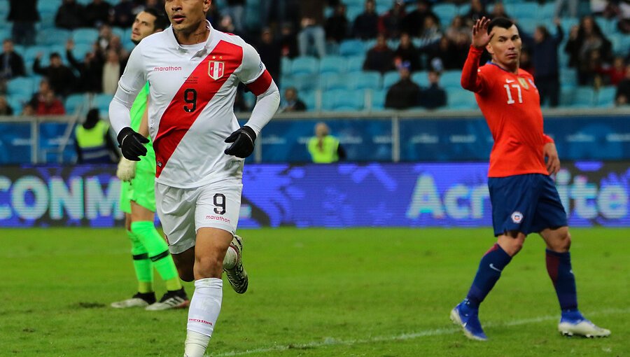 Paolo Guerrero asusta a la Roja con doblete en la Copa Sudamericana