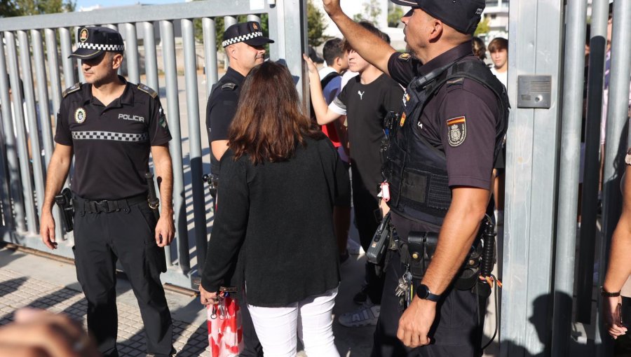 Menor de 14 años hirió con un arma blanca a tres profesores y dos alumnos en instituto de España