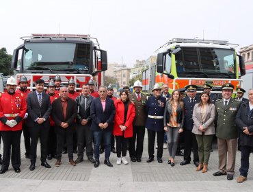 Bomberos de Valparaíso y Petorca recibieron carros forestales y multipropósito para combatir posibles emergencias