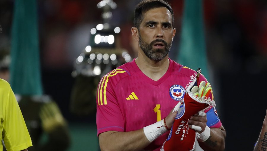 Claudio Bravo otra vez fuera: Eduardo Berizzo entregó nómina de la Roja para Clasificatorias