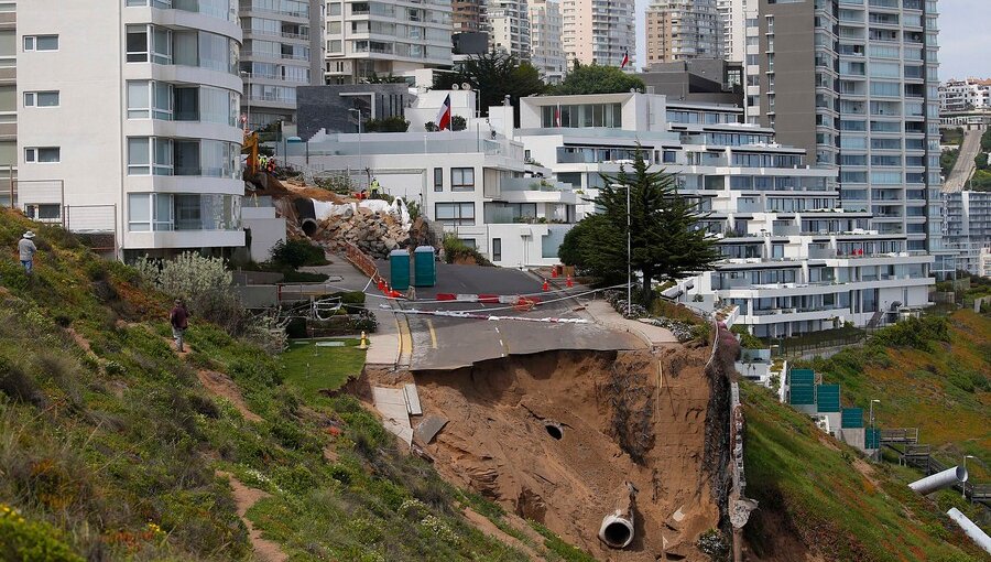 Hasta 14 meses podría tomar la reparación de socavones en Viña del Mar