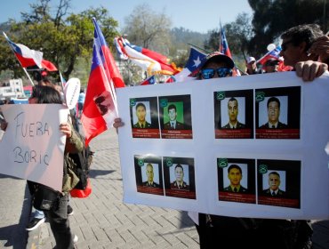 Carabineros impide a manifestación del Team Patriota llegar hasta La Moneda