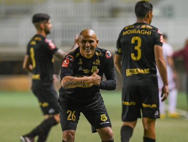 Con soberbia actuación de "Chupete" Suazo, San Luis goleó 5-0 a La Serena en Quillota