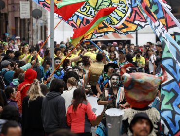 Carnaval Mil Tambores dejó 43 detenidos por beber alcohol en las calles de Valparaíso