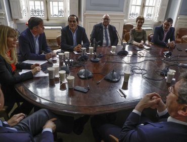 Chile Vamos, Republicanos, Demócratas y Amarillos conformarán grupo de trabajo en torno al proceso constitucional