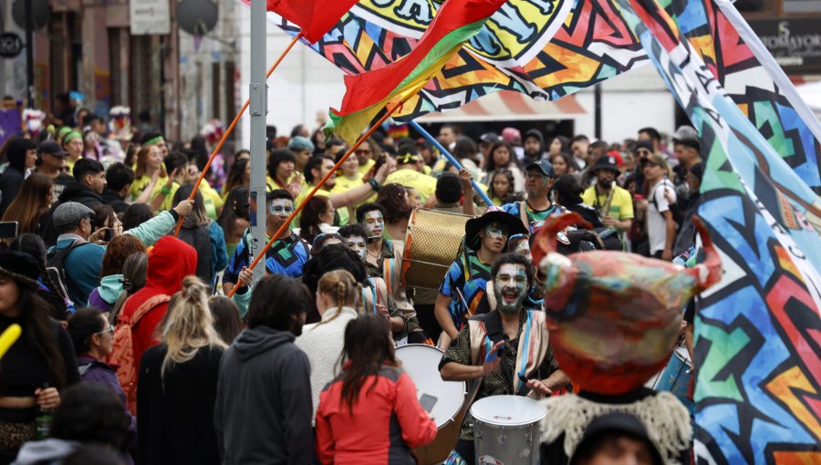 Carnaval Mil Tambores dejó 43 detenidos por beber alcohol en las calles de Valparaíso