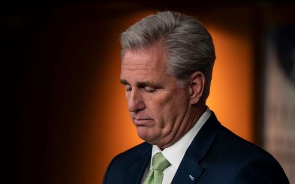 Republicano Kevin McCarthy se convirtió en el primer presidente de la Cámara de Representantes de EE.UU. en ser destituido