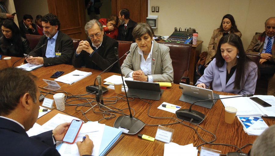 Avanza ley de Isapres: Comisión de salud del Senado la aprueba en general