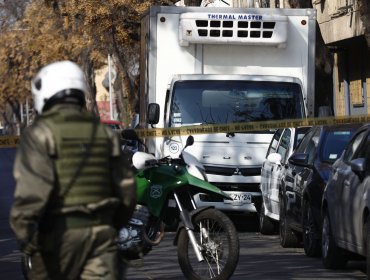 Retienen a conductor para robar camión con lácteos en Renca