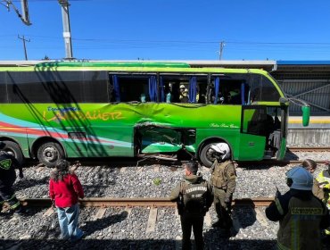 Nueva colisión entre bus y Biotren en San Pedro de la Paz: menores de edad y adultos resultaron heridos