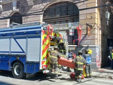 Simulacro de terremoto e incendio movilizó a Bomberos y Carabineros a oficinas centrales del Registro Civil en Valparaíso