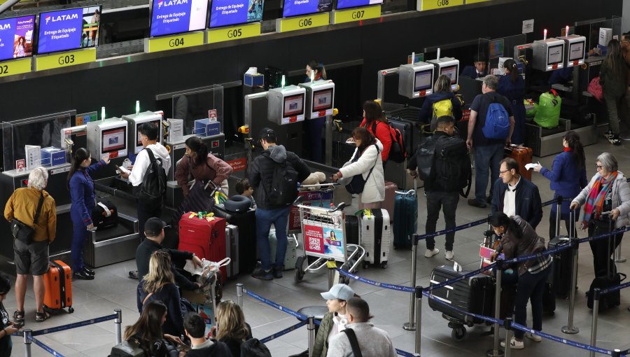 Balance de la DGAC tras movilización de controladores: Vuelos tuvieron retrasos de hasta 40 minutos