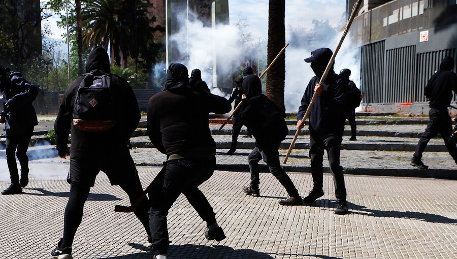 Cuatro detenidos dejó la marcha por el Encuentro de Dos Mundos en Santiago