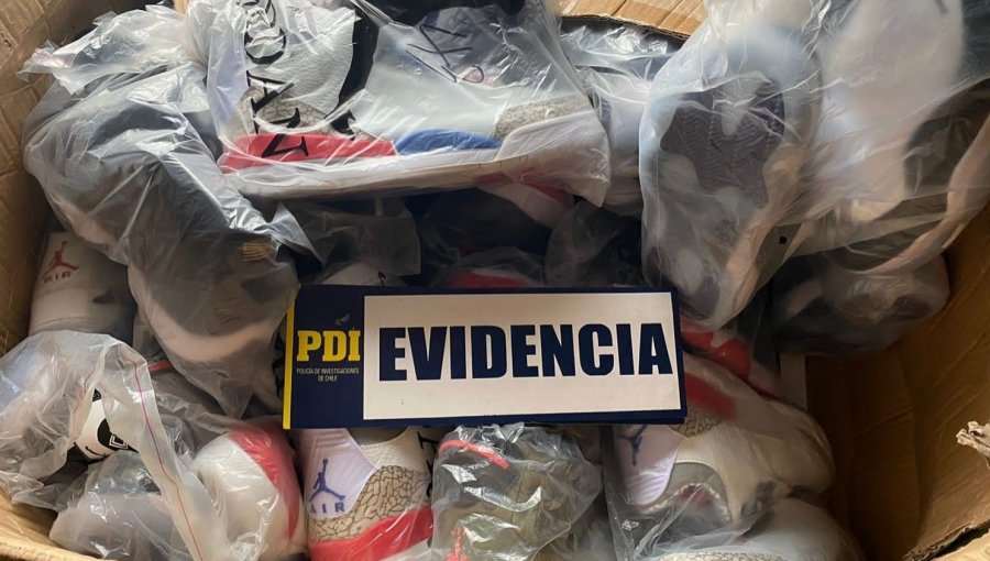 Incautan más de 3 mil zapatillas y 520 prendas falsificadas avaluadas en $341 millones en La Pintana