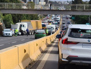 Colisión múltiple en Camino Internacional de Viña del Mar provoca alta congestión en dirección a Concón