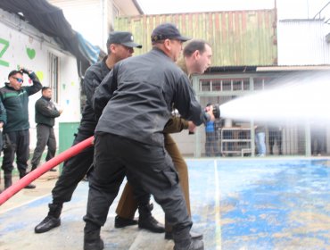 Gendarmes capacitaron a Carabineros para enfrentar incendios en Casablanca